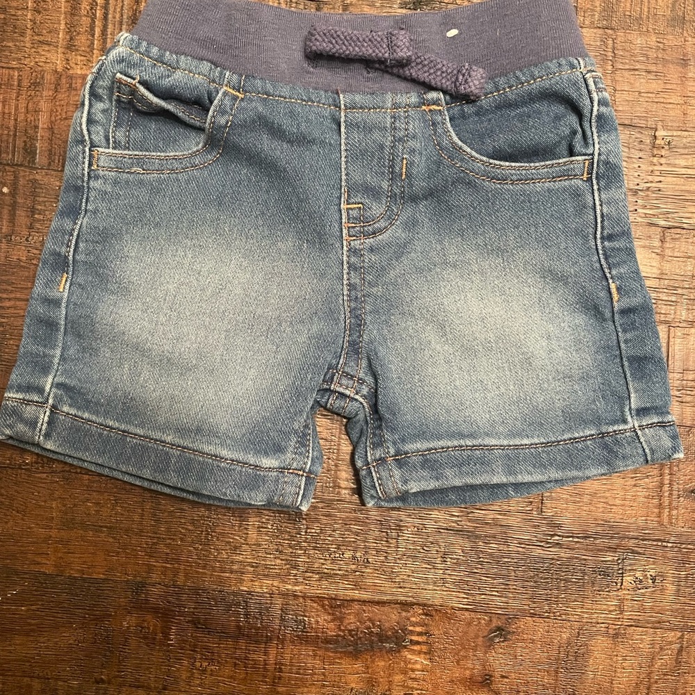 BUNDLE! 3 pair of size 12 months shorts! 🩳